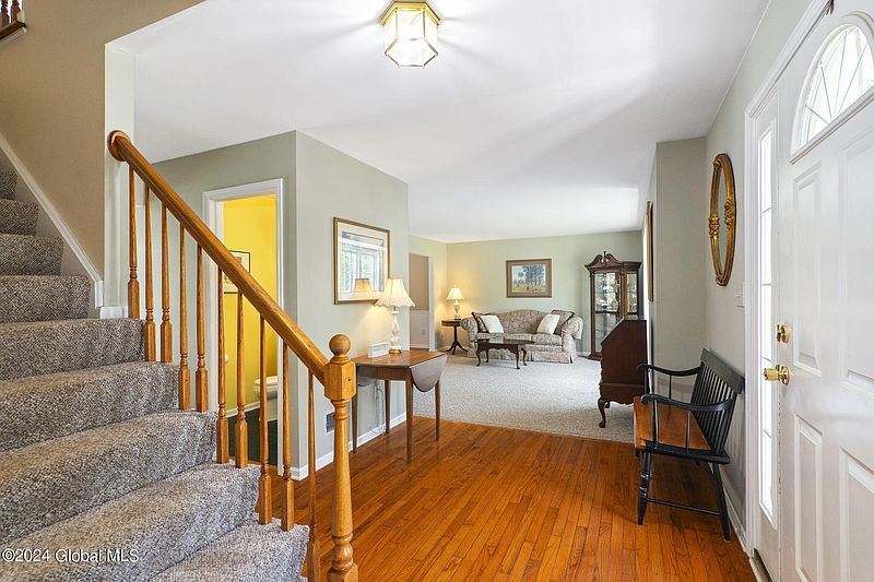 4th image of 5 Trumpeter Place