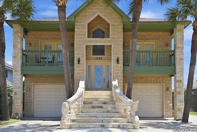 4 bed, 3.0 bath, $3,700 — Photo 3