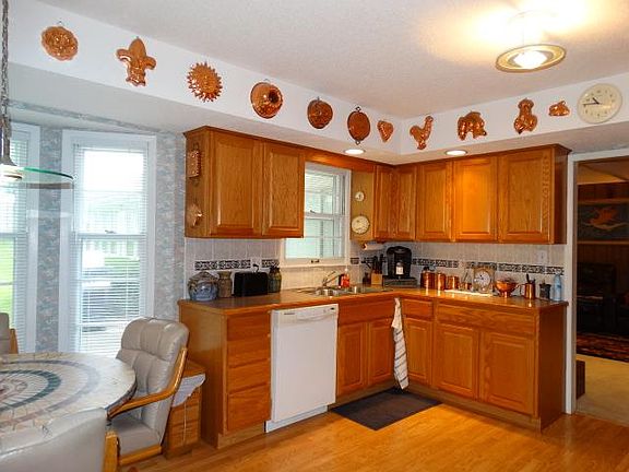 4th image of 809 Tam O Shanter Dr