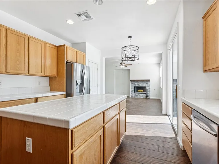 5409 Banfield Dr — Photo 14
