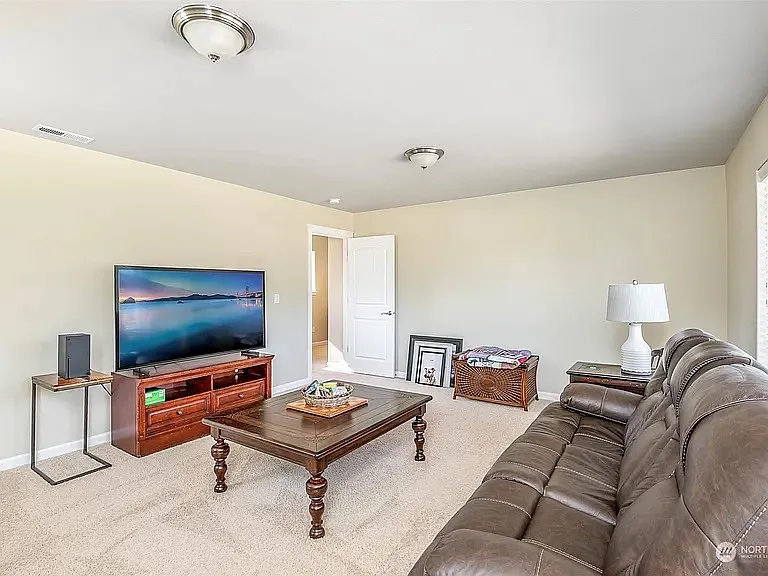 4210 Dudley Dr NE — Photo 14