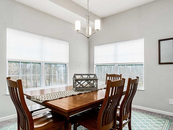 5th image of 731 Wintergreen Way
