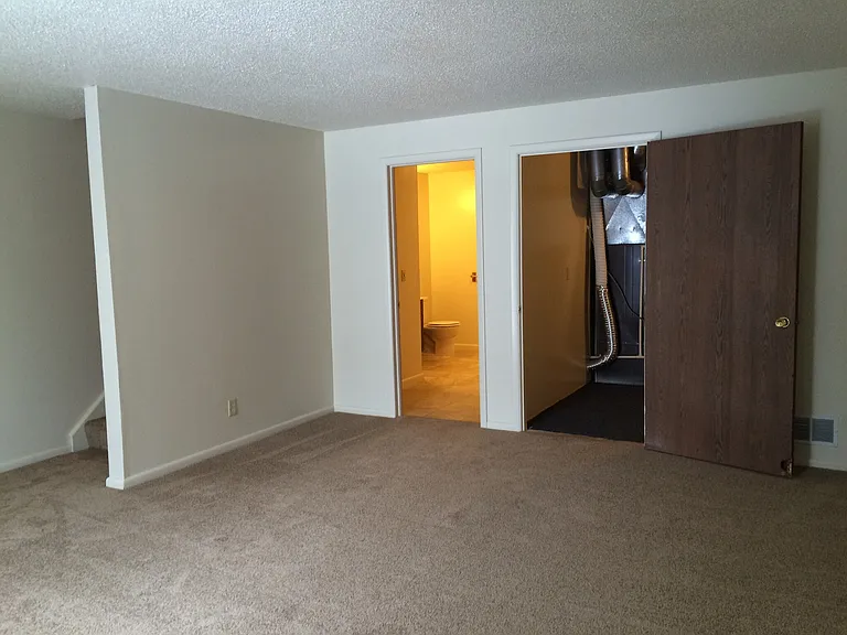 510-542 Hycliff Dr N — Photo 25