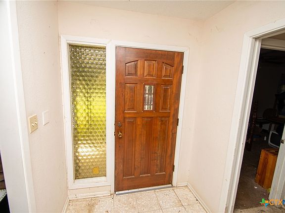 3rd image of 301 Rosewood Dr