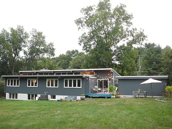 Back: Daylight lower level