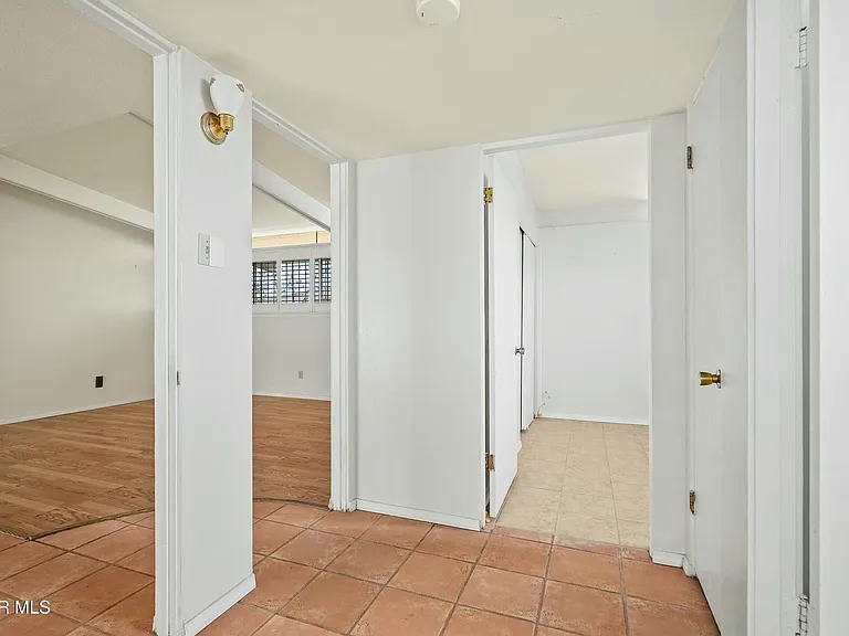 5505 Martin Ln — Photo 10
