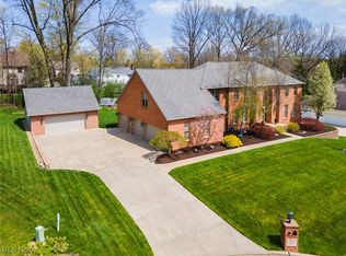 5880 Rosewood Dr, Youngstown, OH