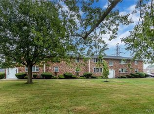 61 Old Lyme Dr APT 2, Amherst, NY