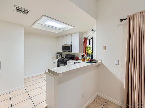 5th image of 9290 Towne Centre Dr Unit 92