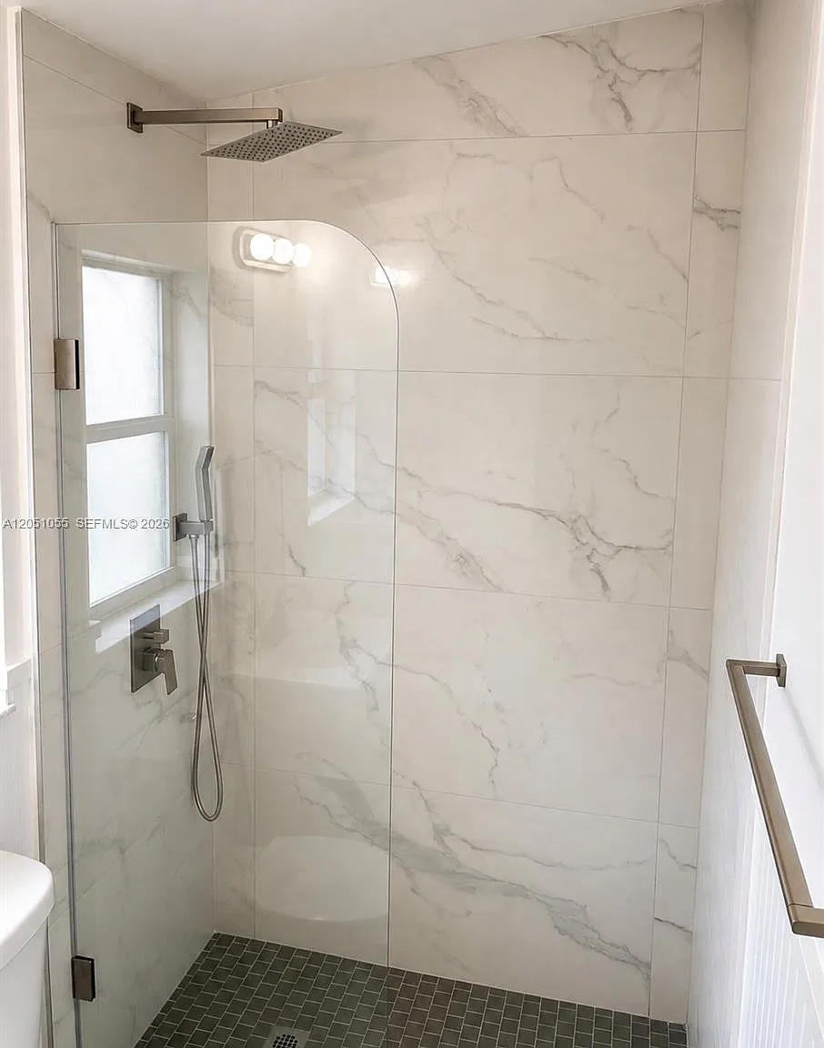 Lauderdale Park 6-33 1/2 — Photo 3