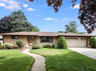 812 27th St, Two Rivers, WI 54241