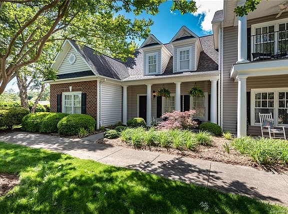 3rd image of 71 40th Avenue Dr NE