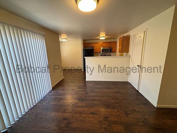 5th image of 3958 Village Dr
