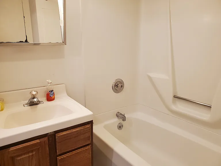 2 Allen St #2 — Photo 21