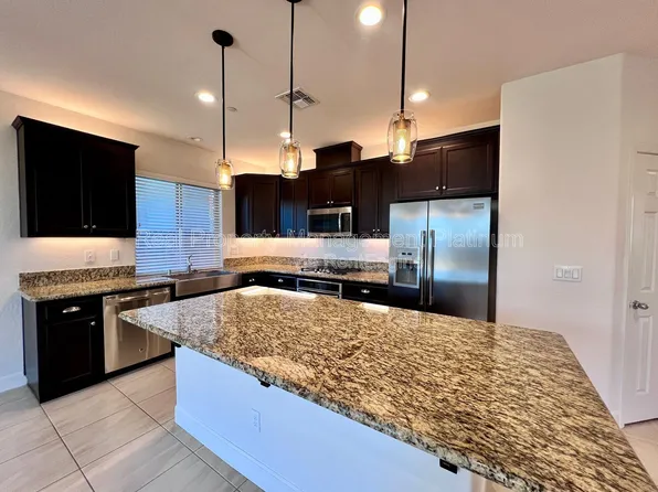 3415 Brimhall Ln, Clovis, CA 93619