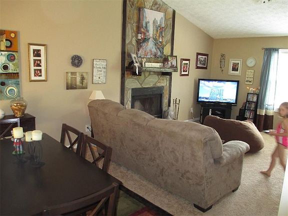 5th image of 813 Riverstone Ln