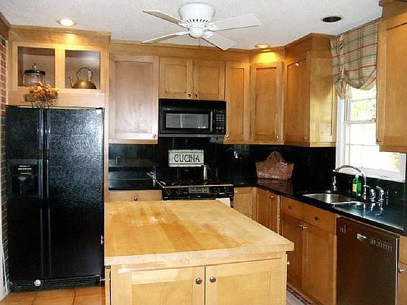 5th image of 625 Wedgewood Dr