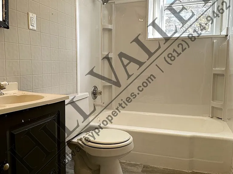 654 Deming St — Photo 4