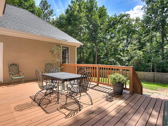 4th image of 208 Misty Oaks Ct