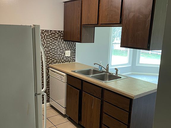3rd image of 4465 W Milham Ave #1
