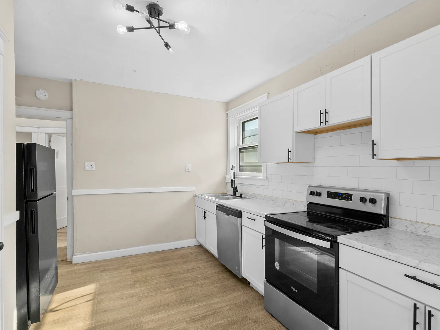 3 bed, 1200 sqft, $1,095 — Photo 1