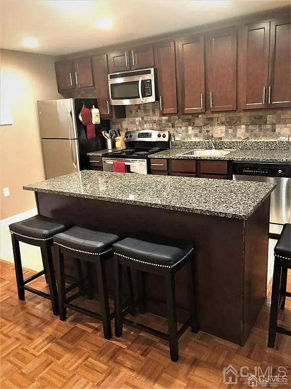 2 bed, 1.0 bath, $2,800 — Photo 3