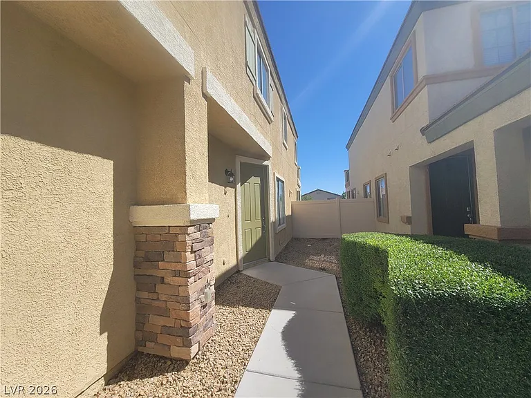 3665 Remington Grove Ave — Photo 7