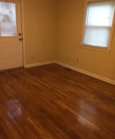 304 Jackson St — Photo 10