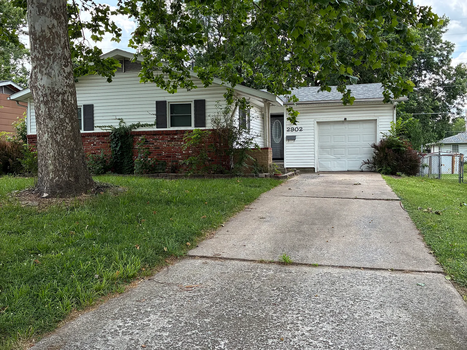 3 bed, 1353 sqft, $1,375 — Photo 1
