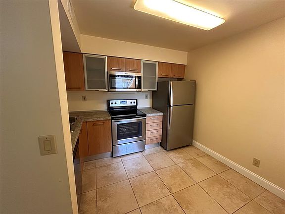 4th image of 786 NW 92nd Ave
