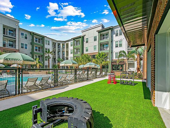 4th image of 8733 Rooks Park Cir #228