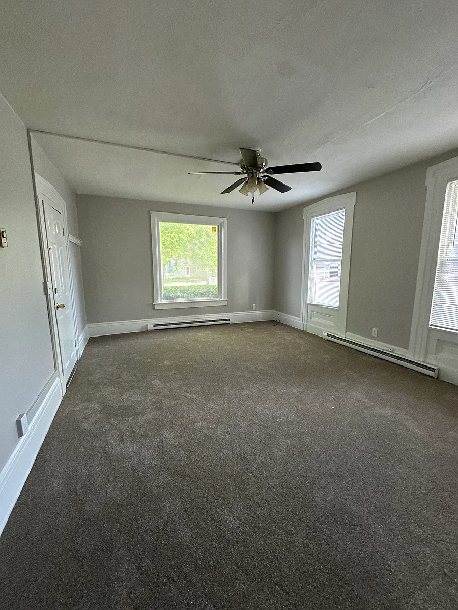 Building Photo - 207 N State St #1