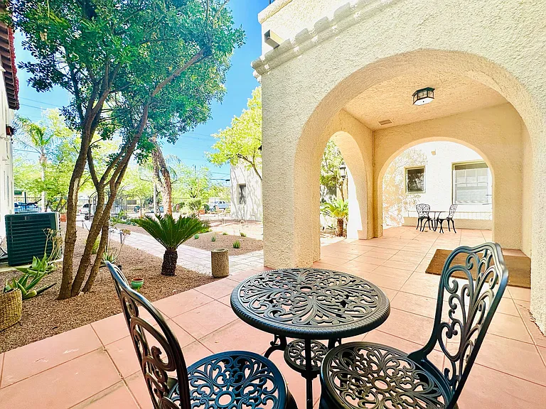 Don Martin Historic Apartments! — Photo 10