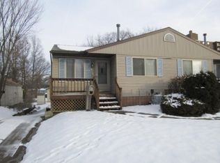 1847 4th St, Cuyahoga Falls, OH 44221