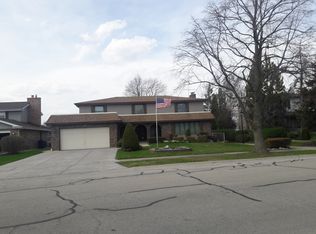 1132 W Compton Point, Addison, IL 60101