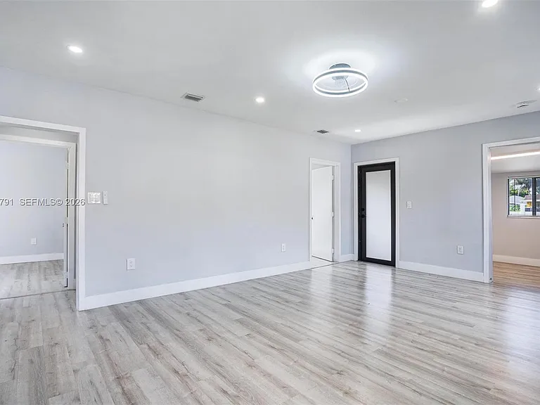 781 NW 108th St — Photo 11