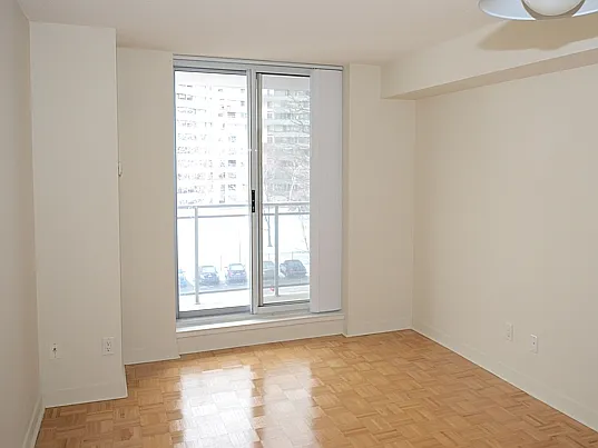 121 Parkway Forest Dr. — Photo 3
