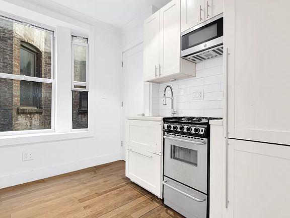 4th image of 350 W 18th St APT 6C