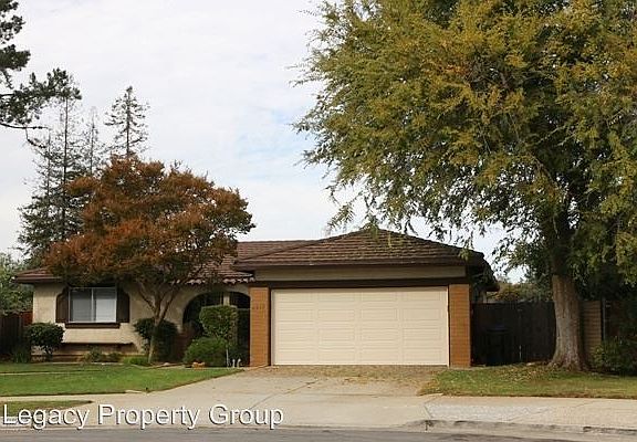 2nd image of 6077 Crestoak Ct
