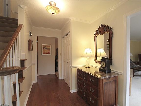 2nd image of 6782 Saint James Cir