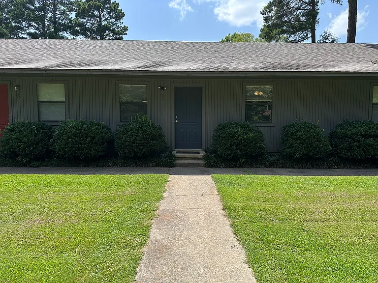 15005 Smalling Rd #B — Photo 2