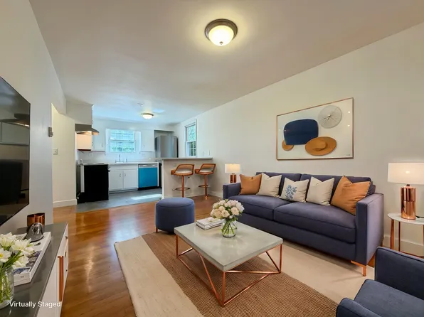 15 Park Ave, Foxboro, MA