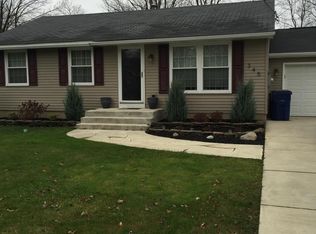 345 Bauman Rd, Williamsville, NY 14221