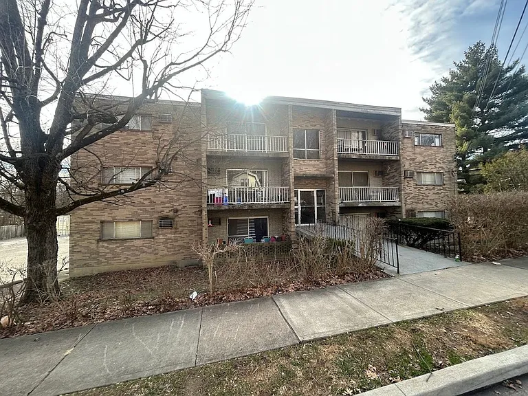 1553 Glen Parker Ave #12 — Photo 2