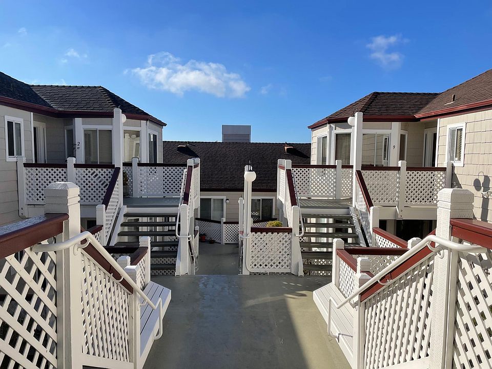 Entrance Walk to Unit 9 (Upper Right Unit)