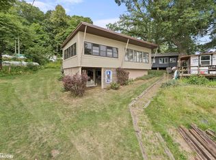 9852 F Ave, Wapello, IA 52653