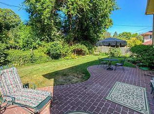 1812 80th St, Windsor Heights, IA 50324