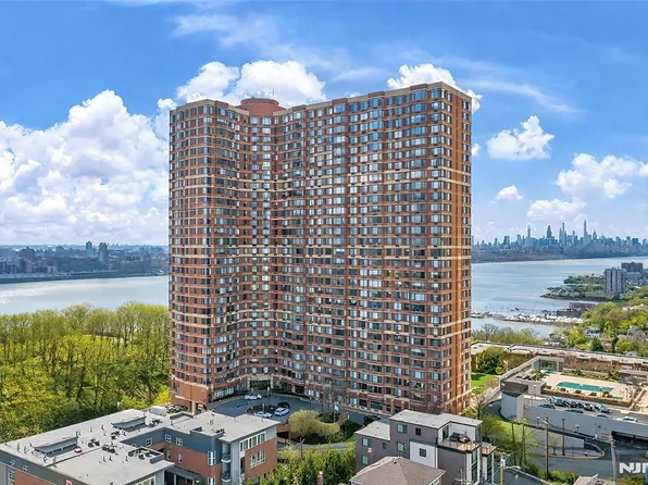 100 Old Palisade Rd APT 1801, Fort Lee, NJ 07024
