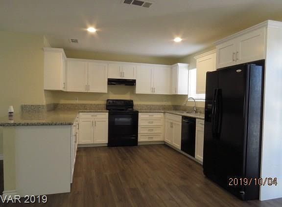 3rd image of 4632 Diamond Head Dr