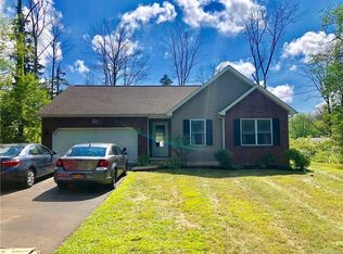 1589 N Creek Rd, Lake View, NY 14085